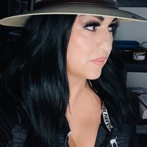 Meet your Posher, Bibi